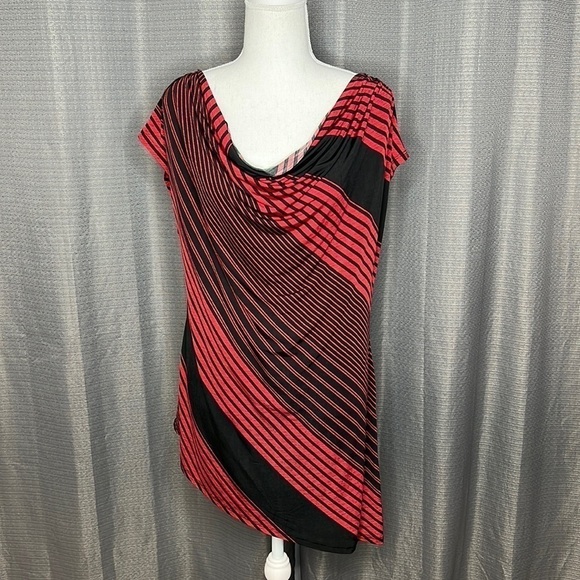 PAPER DOLL LARGE RED AND BLACK BLOUSE - Picture 1 of 7